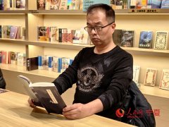 灯谜互动、包饺子等勾当让市平易近正在参取中